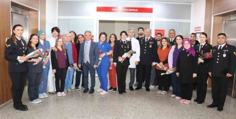 Jandarmadan Hemşireler Günü jesti