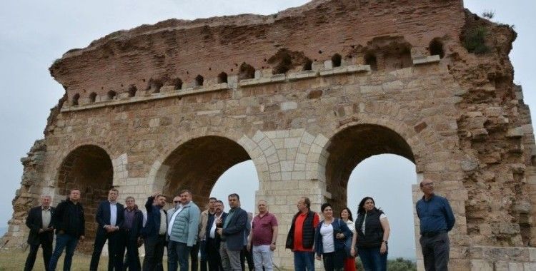 Künkcü’den Tralleis’te tarihi toplantı