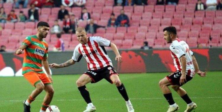 Trendyol Süper Lig: Samsunspor: 0 - Alanyaspor: 1 (İlk yarı)
