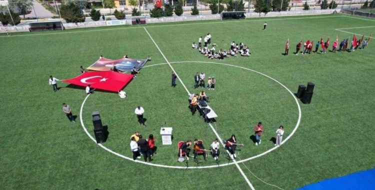 Tomarza’da 19 Mayıs coşkuyla kutlandı