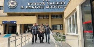 Burdur’da 19 yıl 9 ay hapis cezasıyla aranan firari yakalanarak cezaevine gönderildi
