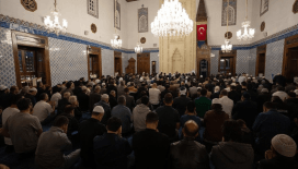 Şehitler ve Filistinliler için sabah namazında tüm camilerde dua edildi