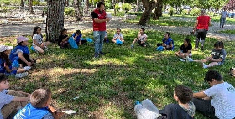 Muğla’da çocuklar doğada kitap okuyarak farkındalık oluşturdu
