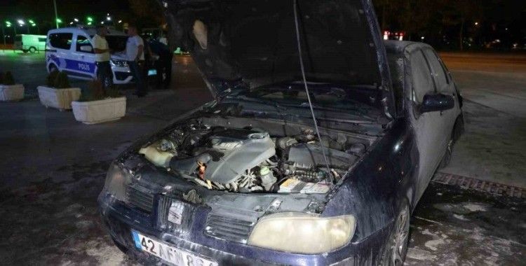 Emanet aldığı araçla önce kaza yaptı, ardından araçta yangın çıktı