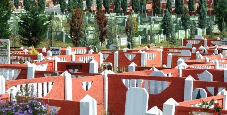 Sakarya Büyükşehir’den bayram arifesinde mezarlıklara ücretsiz ulaşım