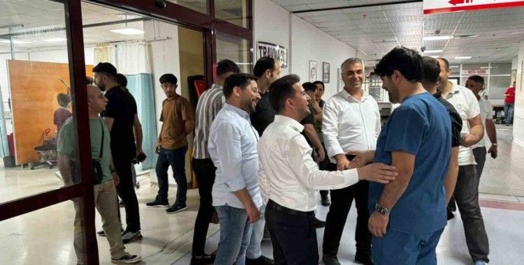 Aküzüm sağlıkçılarla bayramlaştı