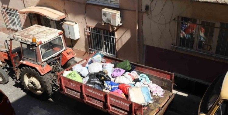 Nazilli’deki çöp evden 7 kamyon çöp çıkartıldı