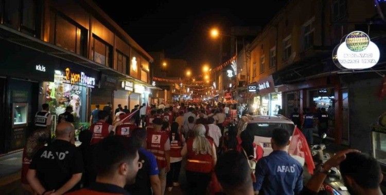 Sınırın sıfır noktası Kilis’te ’15 Temmuz’ kortej yürüyüşü yapıldı
