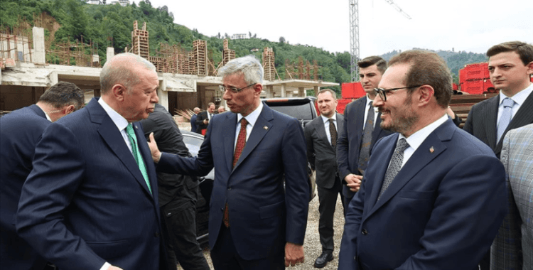 Cumhurbaşkanı Erdoğan, Güneysu Devlet Hastanesi inşaatında incelemelerde bulundu