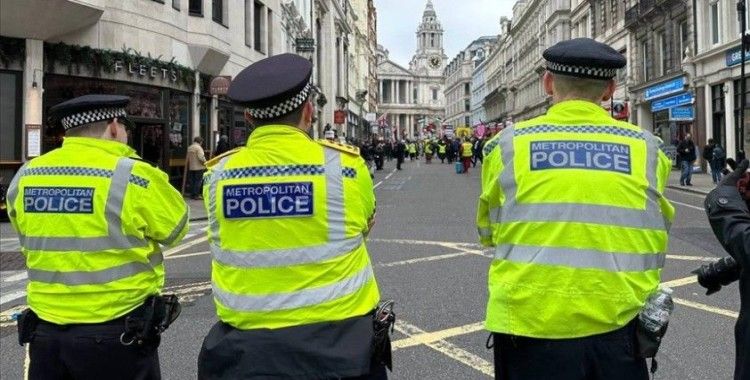 İngiltere'de şiddet olaylarıyla mücadele etmek üzere polis birimi kurulacak
