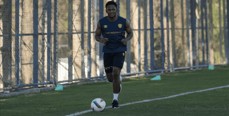 MKE Ankaragücü'nde Renaldo Cephas antrenmana çıktı