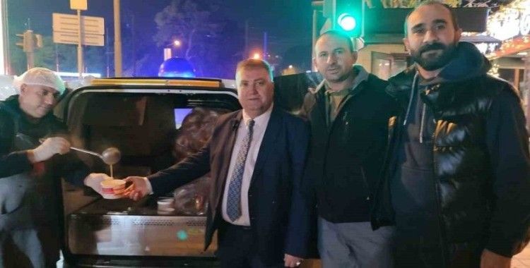 Başkan Erkan Özkan’dan taksicilere sıcak çorba ikramı
