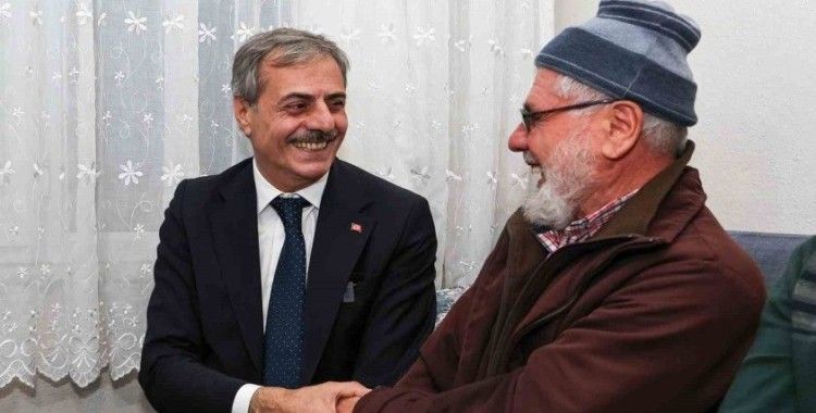 Başkan Alemdar hanelere misafir oldu, görevi başında olan ekipleri ziyaret etti
