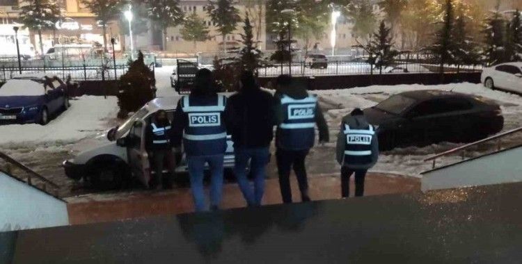 Hırsızlık suçundan 18 yıl hapis cezası bulunan şahıs yakalandı
