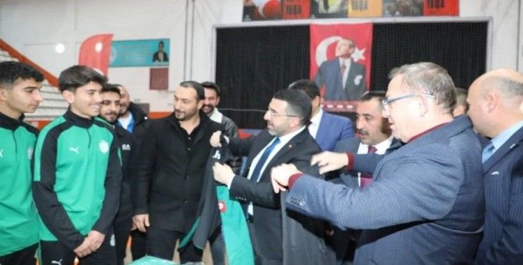 Kars’ta amatör spor kulüplerine malzeme desteği

