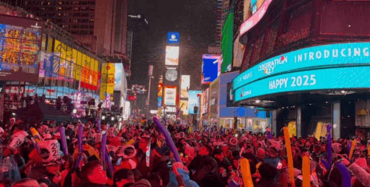 New York’ta yeni yıl coşkuyla karşılandı