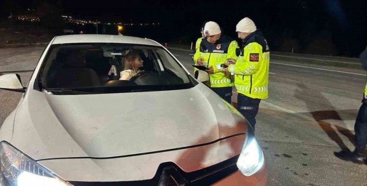 Yeni yılın ilk saatlerinde 367 kişi 193 araç sorgulandı
