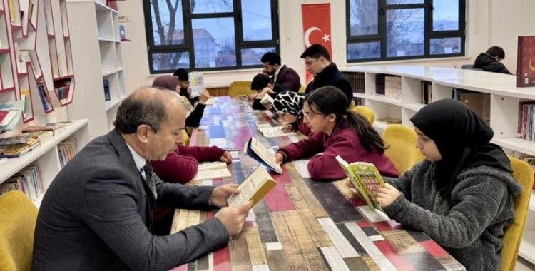 Bilecik’te ‘İkram Bizden Sohbet Sizden’ etkinliği öğrencilerden büyük ilgi gördü
