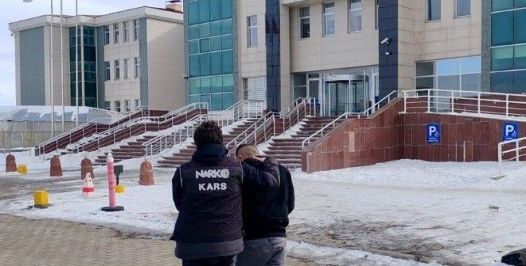 Kars’ta uyuşturucu taciri 1 kişi tutuklandı
