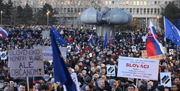 Slovakya'yı protestolar sardı: Hükümet, yabancıları sınır dışı etmeye hazırlanıyor