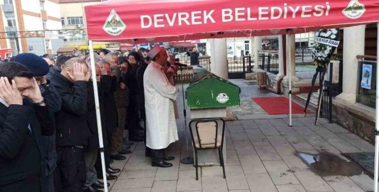 Şehit annesi son yolculuğuna dualarla uğurlandı
