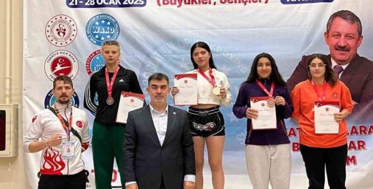Kütahyalı Asya Türkel Türkiye Kick Boks Şampiyonası’nda ikincilik elde etti
