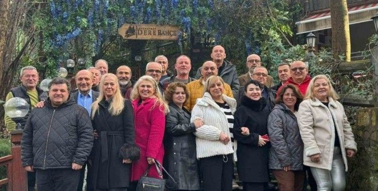 Lise arkadaşları 40 yıl sonra buluştu
