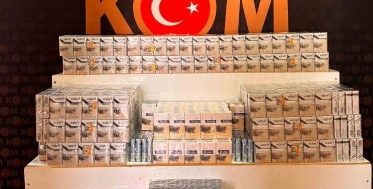 Erciş'te bin 700 paket gümrük kaçağı sigara ele geçirildi