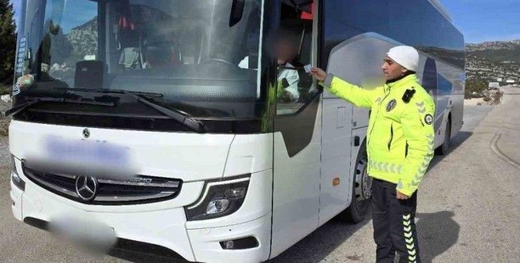 Antalya’da son 1 haftada 61 bin araç denetlendi, 16 bin sürücüye ceza kesildi
