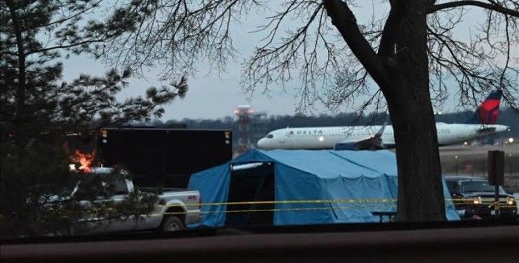 ABD’de 2 kişiyi taşıyan uçak yerleşim bölgesine düştü