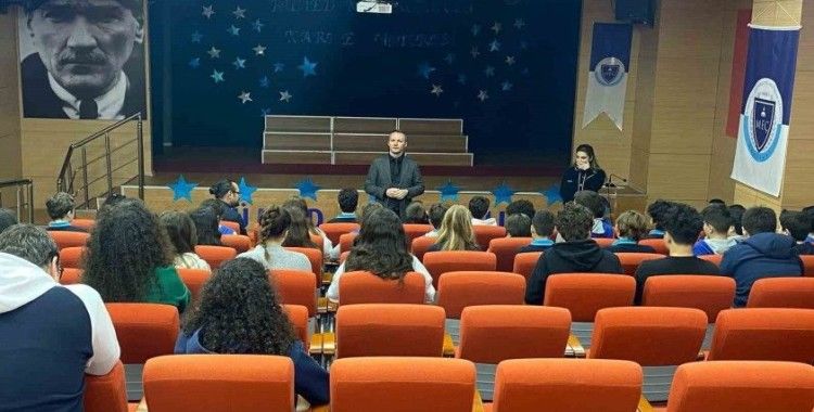 Bolu’daki otel yangınında hayatını kaybeden Buse Dayı’nın okulunda anma töreni düzenlendi

