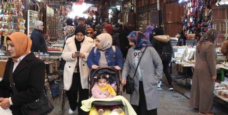 Yarıyıl tatilinde yerli turistler Gaziantep’e akın etti
