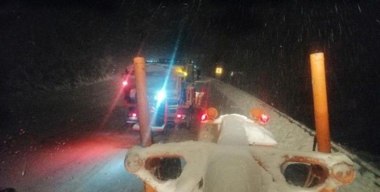 Alacabel’de kar yağışı başladı, ekipler seferber oldu
