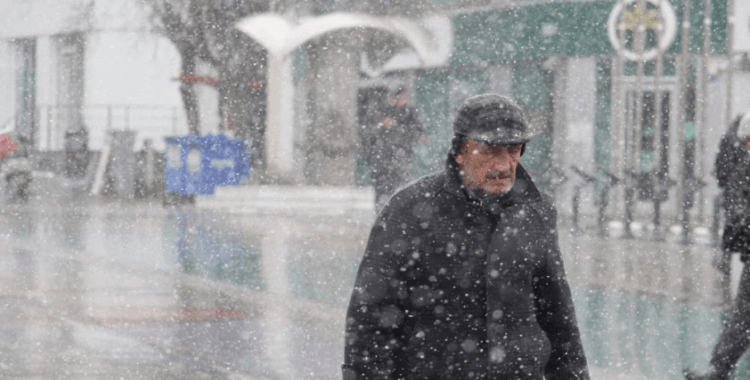 Bolu’da eğitime kar engeli