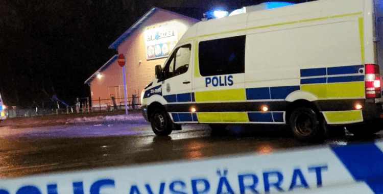 İsveç'te okula yapılan silahlı saldırıda yaklaşık 10 kişi öldü