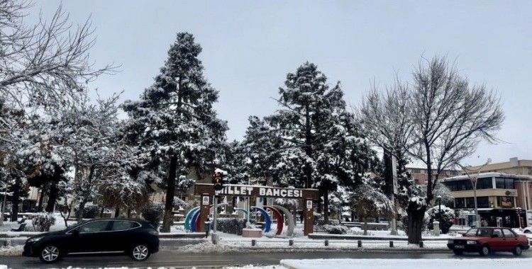 Erzincan’da kar ve tipi etkisini sürdürdü
