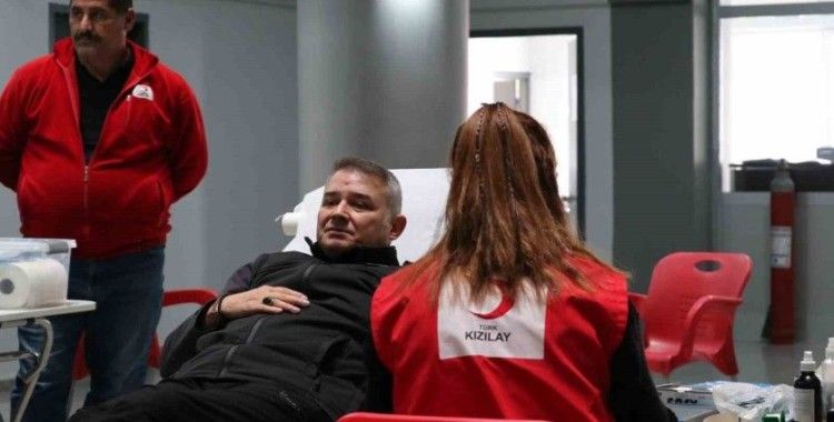 Ardahan Polisi’den Kızılay’a kan bağışı
