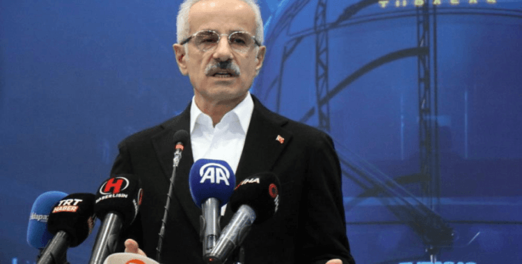 Bakan Uraloğlu, ilk yerli ve milli elektrikli tren setlerinin kaynağını yaptı