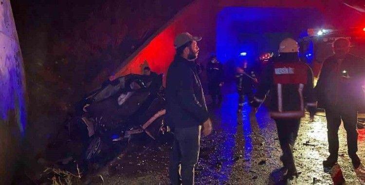 Tarsus’ta havaalanı yolunda kaza: 2 yaralı
