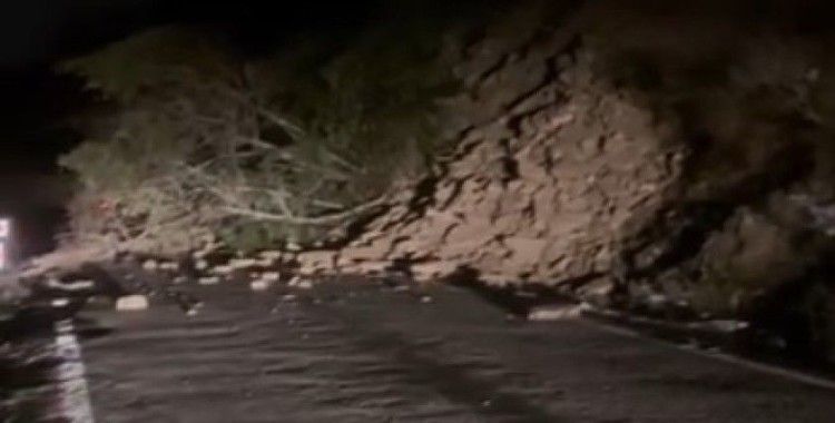 Kastamonu’da heyelan: Cide-Doğanyurt yolu ulaşıma kapandı
