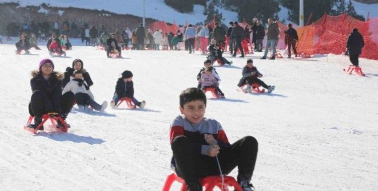 Ergan Kayak Merkezinde hafta sonu yoğunluğu

