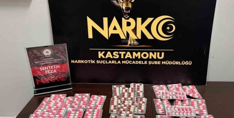 Kastamonu’da sentetik ecza hapı ile yakalanan 3 şahıs gözaltına alındı
