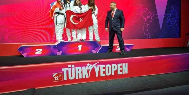 Denizlili taekwondoculardan büyük başarı
