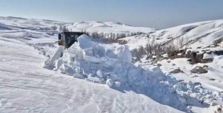 Muş’ta 32 köy yolu ulaşıma açıldı
