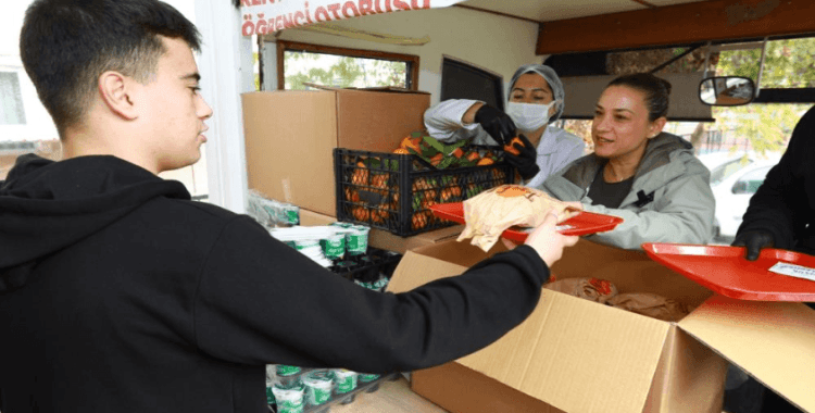 Selçuk'ta öğrencilere beslenme desteği