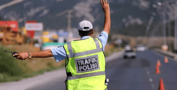 Trafik cezaları artırılıyor, bunları yapanlar yandı: Yeni dönemde ehliyet iptali ve hapis cezası geliyor