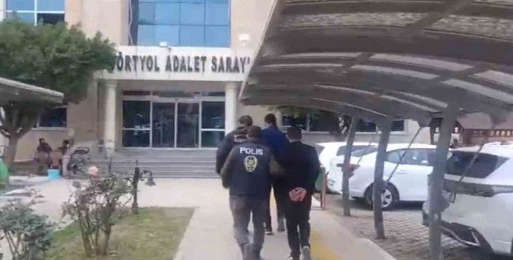 Dörtyol’da hapis cezasıyla aranan 2 cezaevi firarisi yakalandı
