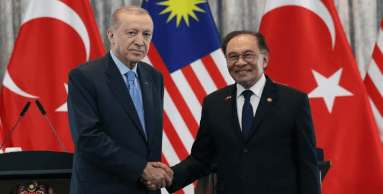 Malezya Başbakanı Enver, ülkesini ziyaret eden Cumhurbaşkanı Erdoğan'a teşekkür etti