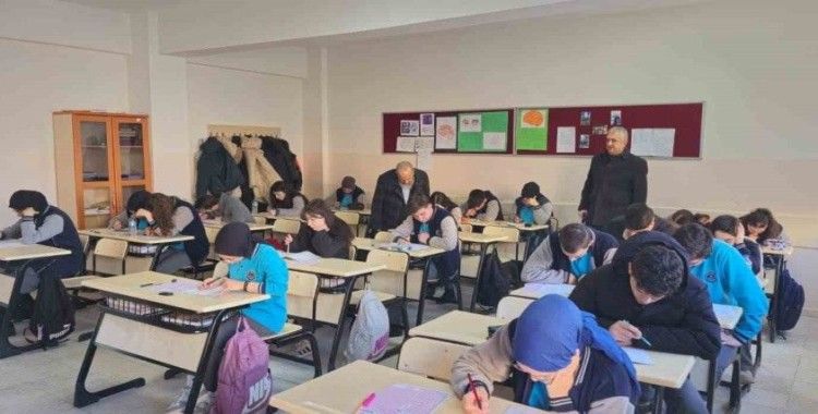 Bayburt’ta EFOR projesi kapsamında TYT deneme sınavı yapıldı
