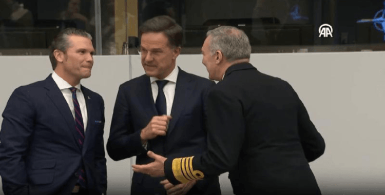 NATO müttefikleri ABD'nin yeni Savunma Bakanı Hegseth ile ilk kez bir araya geldi